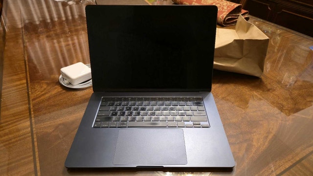 MacBook Air 15 M3 16GB ram 256GB SSD - photo 3