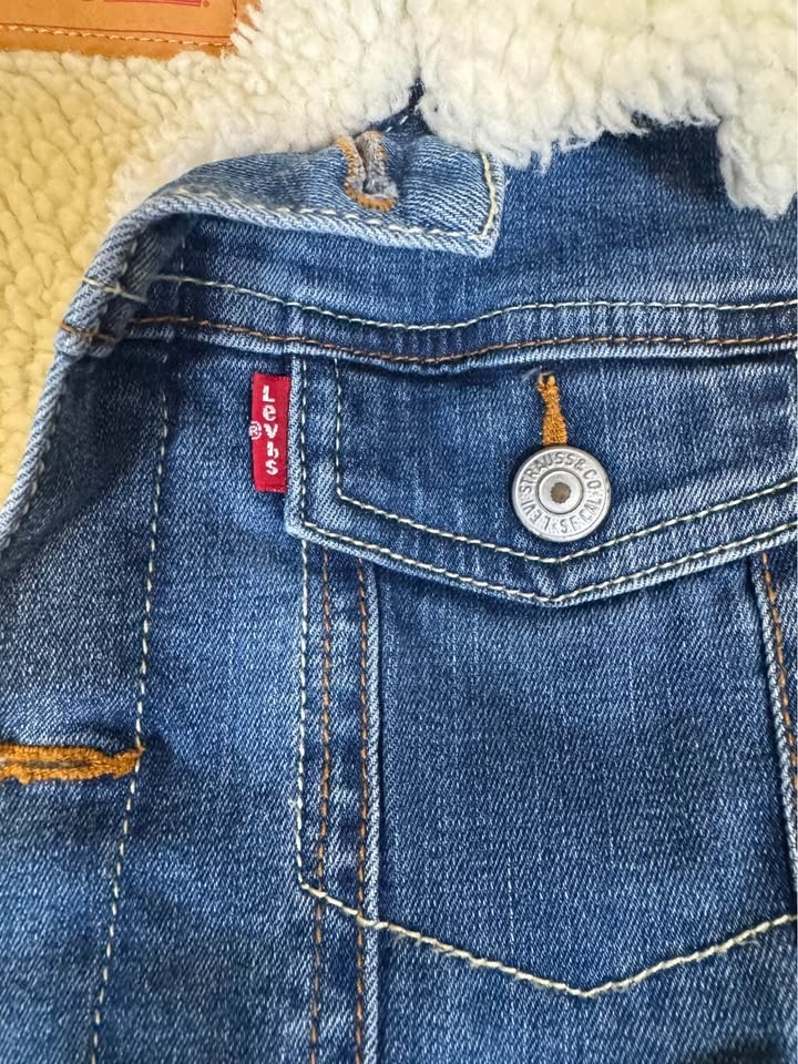 levis sherpa trucker jacket size M-L - photo 5