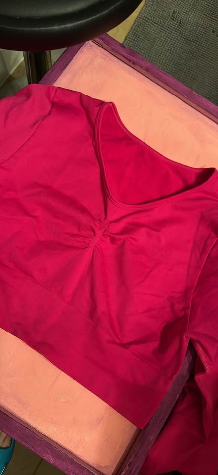 3 xl SHEIN or temu crop top and butt lifting leggings - photo 2