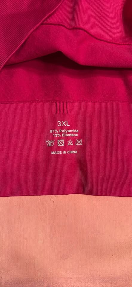 3 xl SHEIN or temu crop top and butt lifting leggings - photo 3