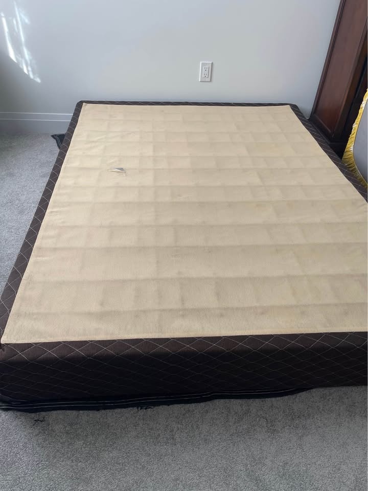 Queen box spring 20$ - photo 2
