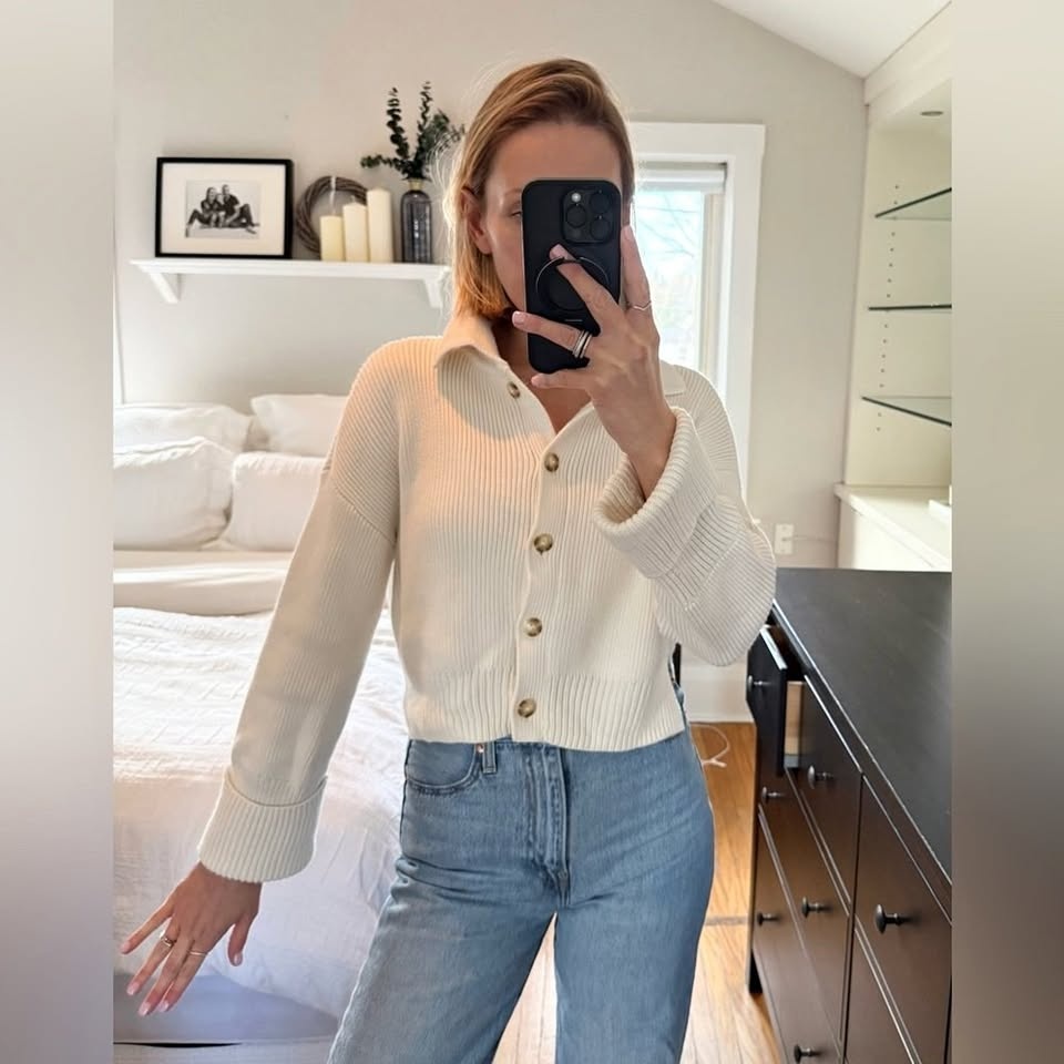 Abercrombie sweater in size XS —