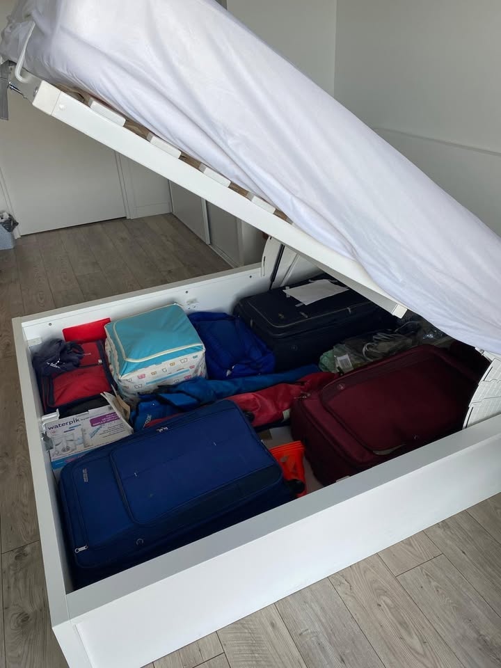 Ikea MALM Storage bed, white, Queen + Mattress Free - photo 4