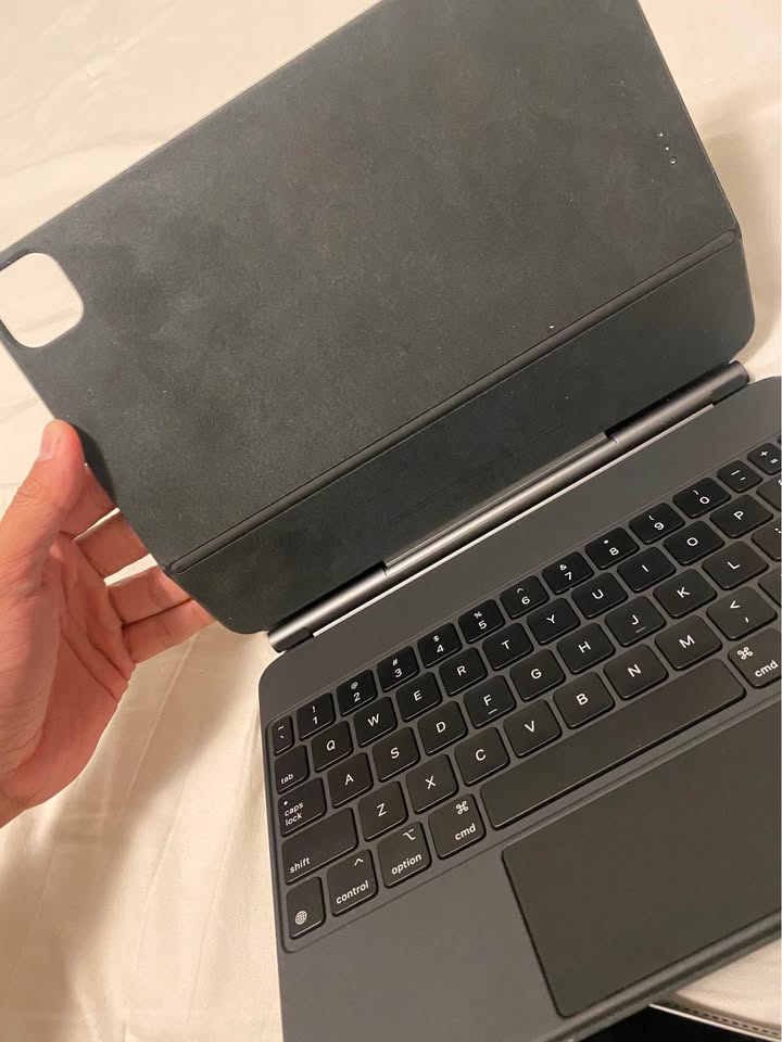 Ipad Air 11 inch M2 with Magic Keyboard - photo 3
