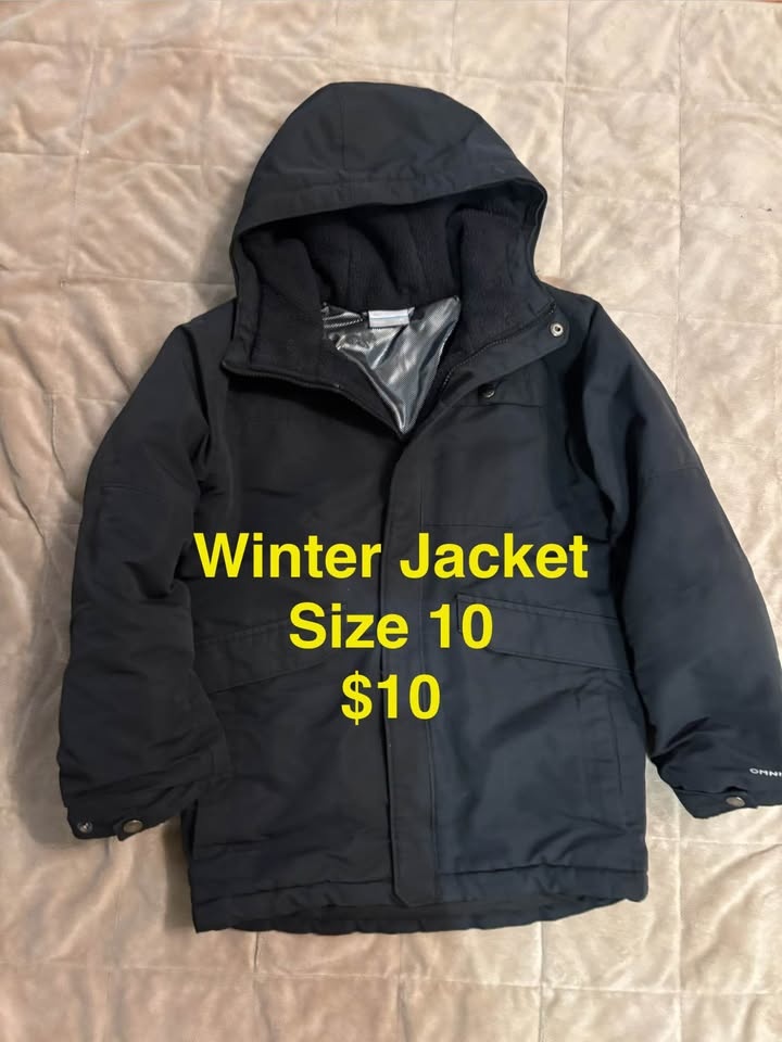 Boys size 6 - 10 winter items - photo 3
