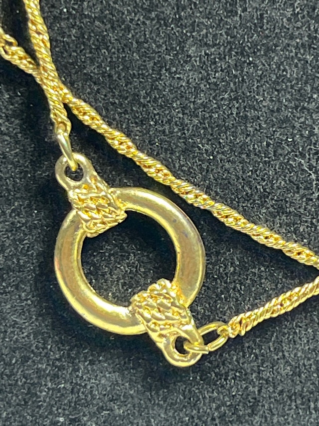 Gold-Toned Twisted Link Necklace - photo 3
