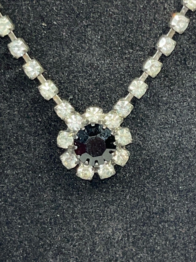 Rhinestone Flower Necklace - photo 2