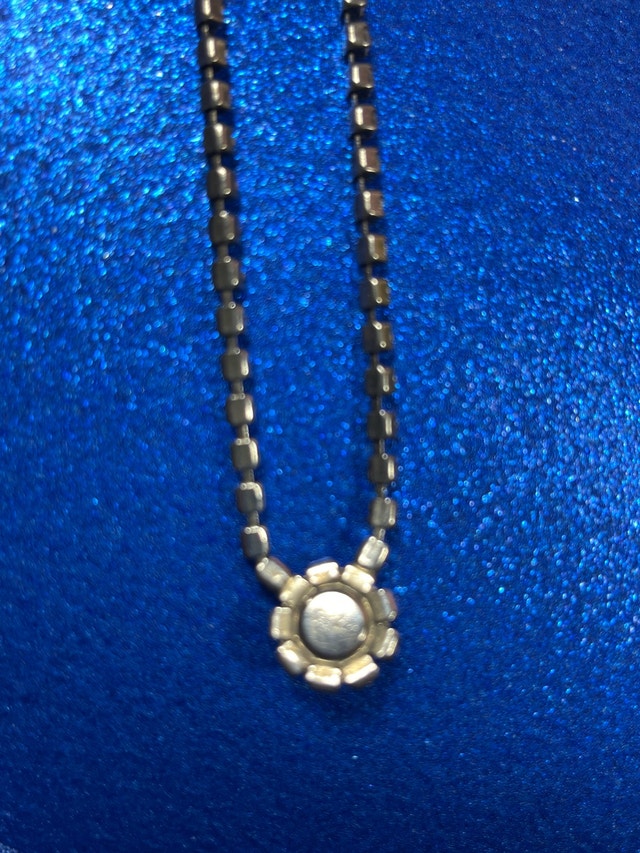 Rhinestone Flower Necklace - photo 3