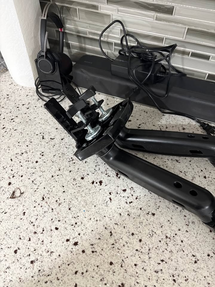 Dual Monitor Stand - photo 3
