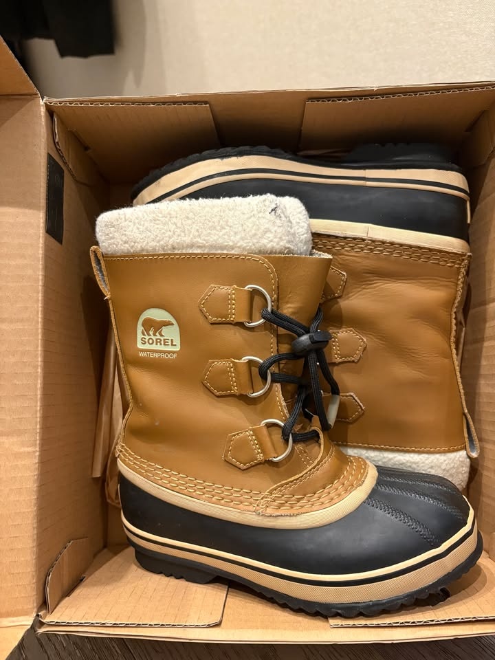 Used Kids Sorel Snow Boots Size 2 - photo 2