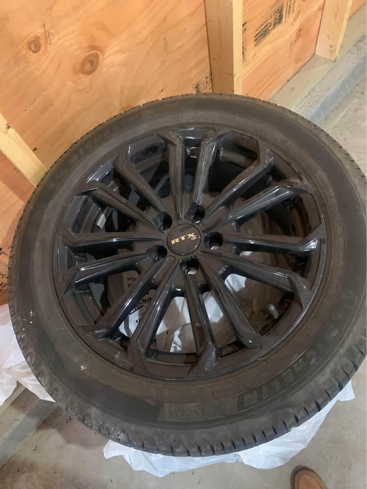 Michelin Defender 2 Tires with RTX OEM Rims - photo 2