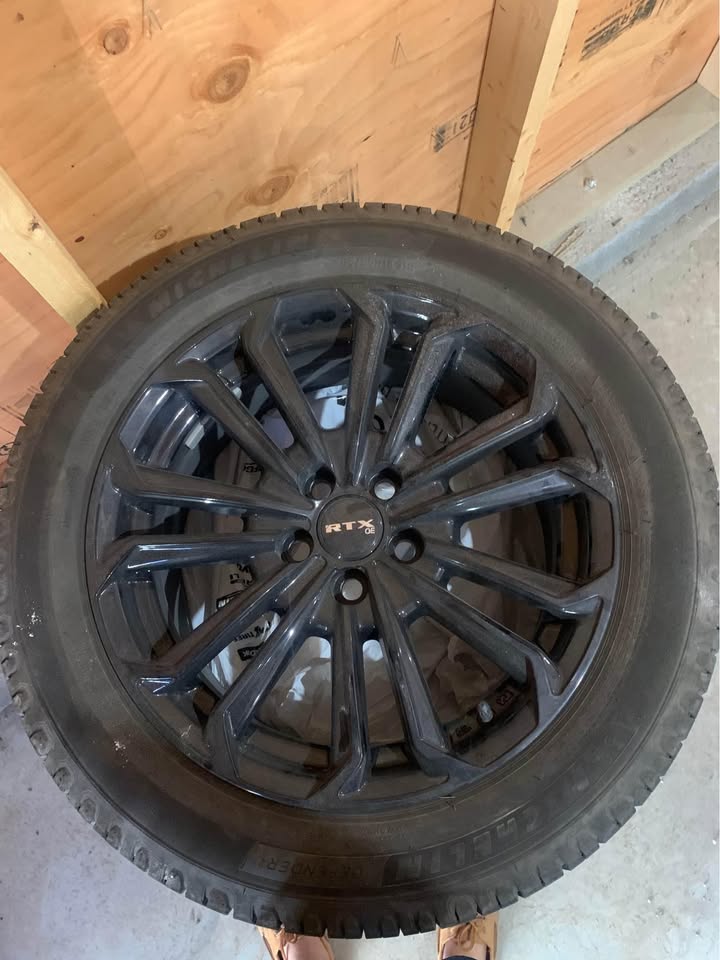 Michelin Defender 2 Tires with RTX OEM Rims - photo 4