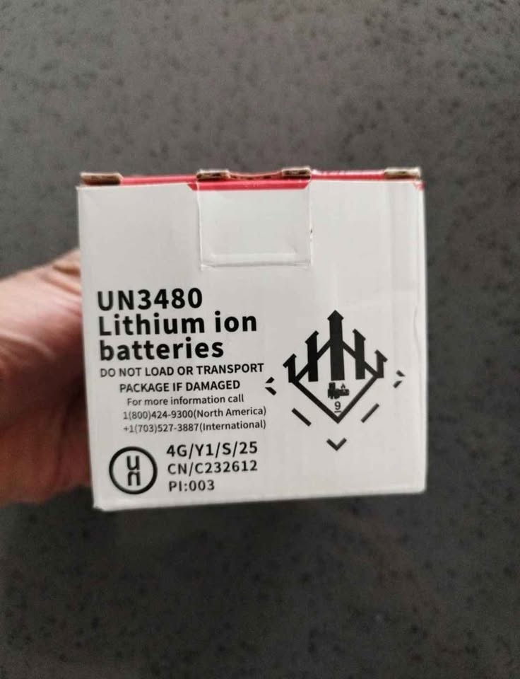 New Makita 18V 6.0Ah Lithium-Ion Battery BL1860B - photo 2
