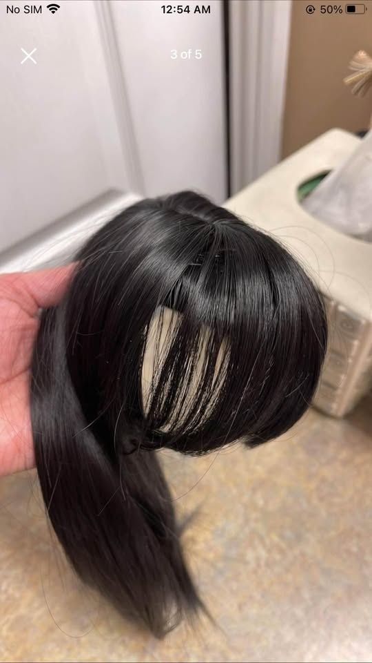 Black hair topper synthetic wig with bangs - photo 2