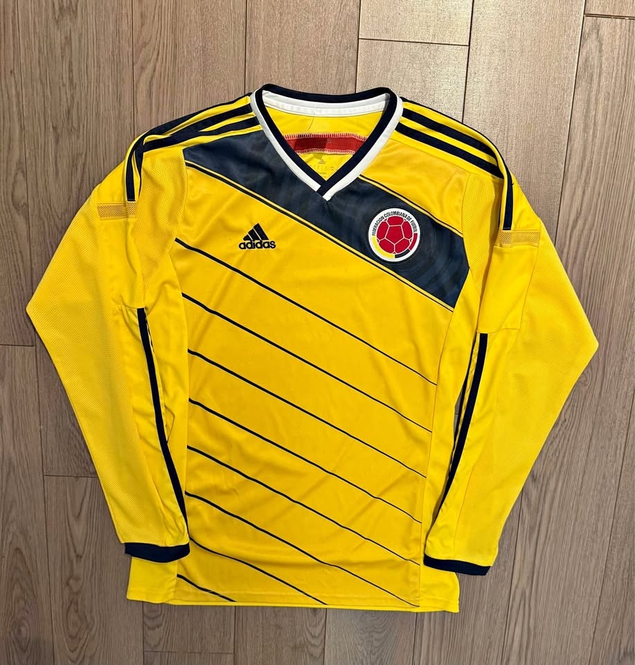 Women’s Colombia National Soccer Team Jersey Size Large