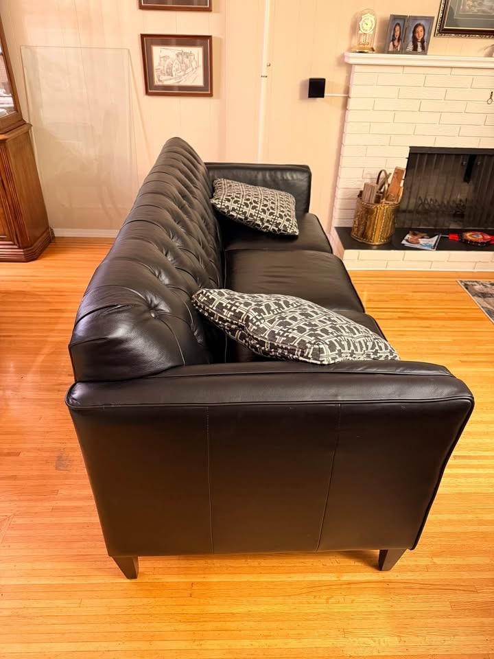 Lazyboy 3 seater leather couch perfect condition - photo 2