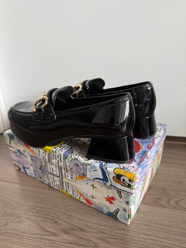 Women’s Patent Leather Loafers by Jeffrey Campbell size 8.5 - photo 5