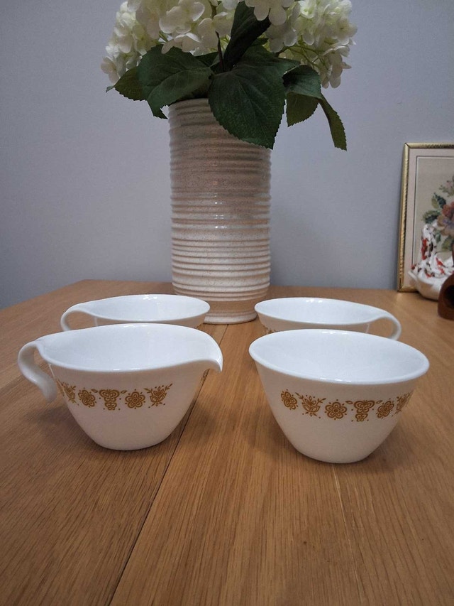 Corelle Sugar Bowl & Creamer Set (Butterfly Gold) - photo 2