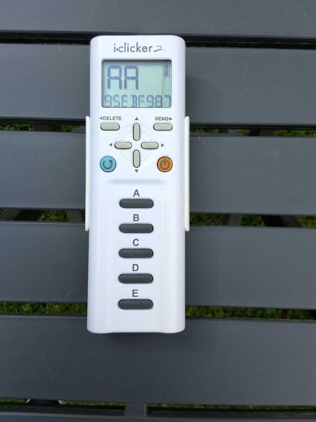 i-Clicker 2 - photo 2