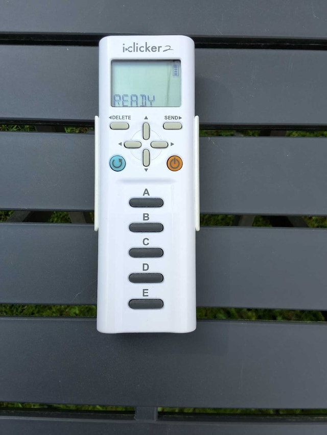 i-Clicker 2 - photo 3