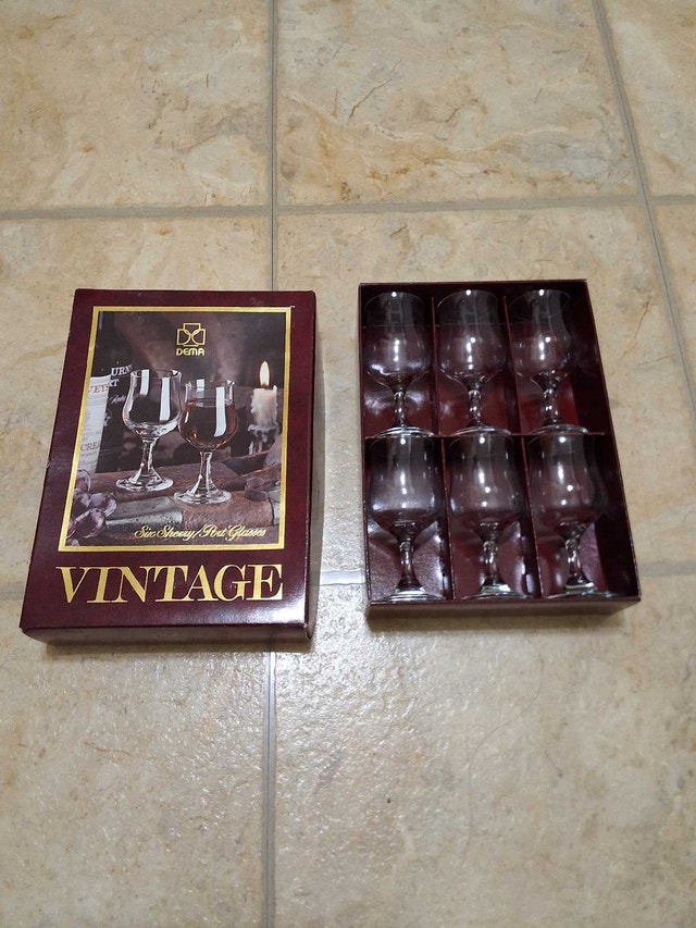 Vintage Sherry Glass Set