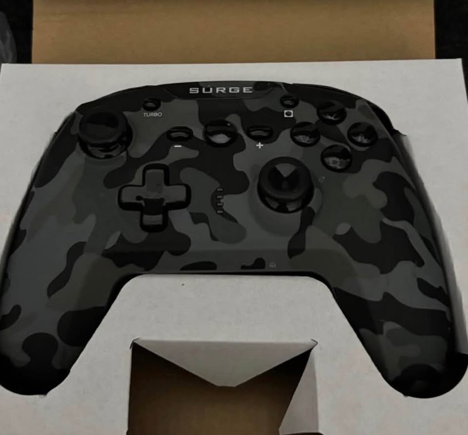 CLEAROUT SALE! Nintendo Switch Controllers - photo 2