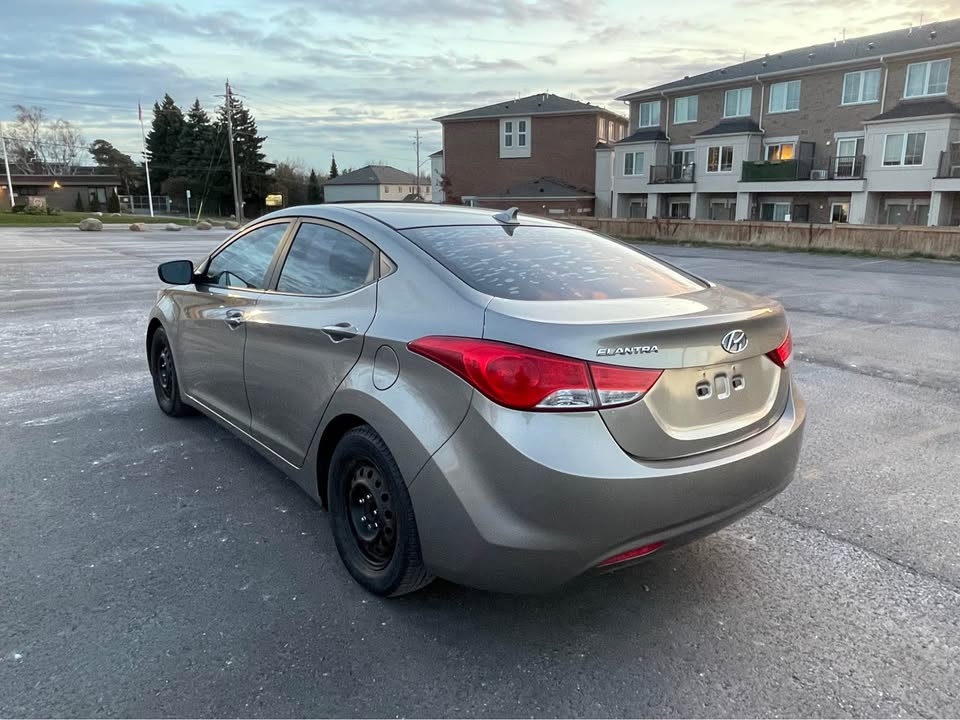 2013 Hyundai Elantra - photo 4