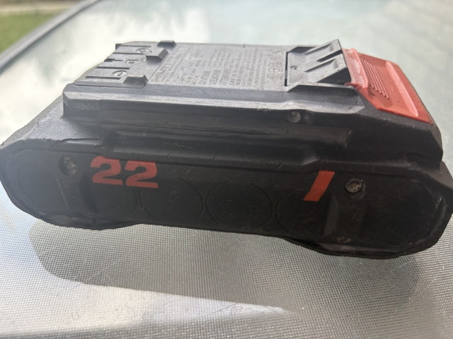 Hilti C4-22 Battery Charger - photo 2