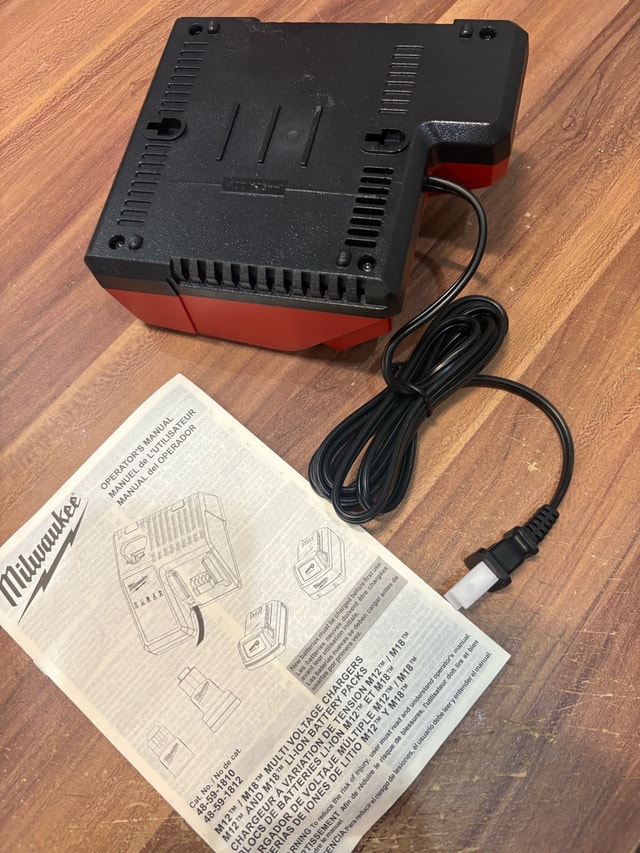 Milwaukee M12/M18 Charger - photo 3