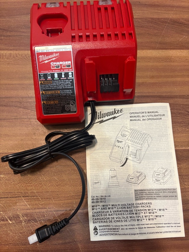 Milwaukee M12/M18 Charger - photo 4