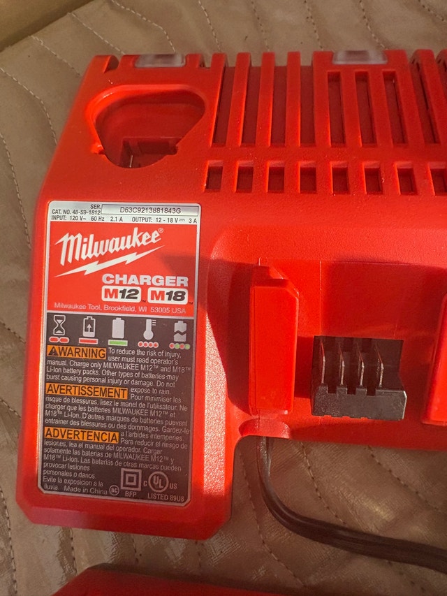 Milwaukee M12 M18 Charger