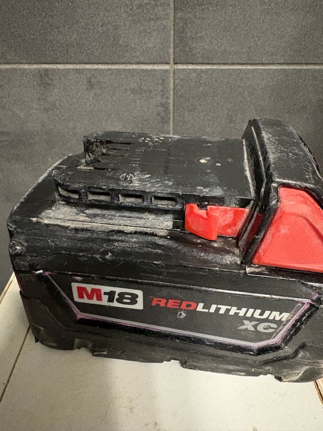 Milwaukee M18 Battery - photo 3