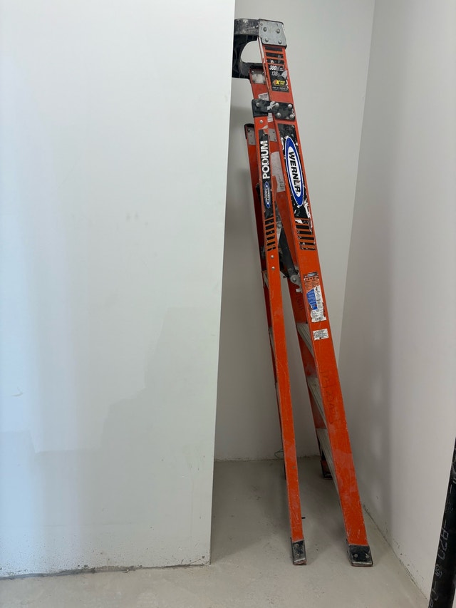 Werner Podium Ladder