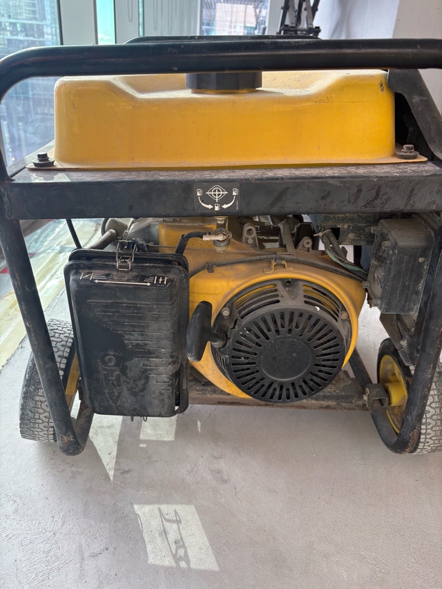 Champion 8125/6500-Watt Generator - photo 4