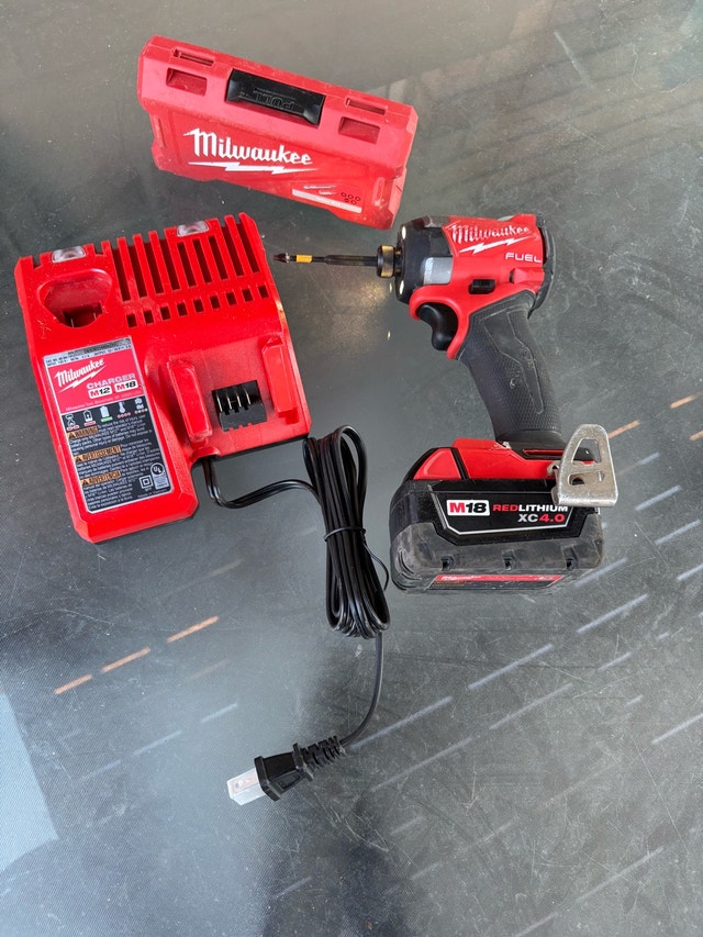 Milwaukee Impact Driver - photo 2