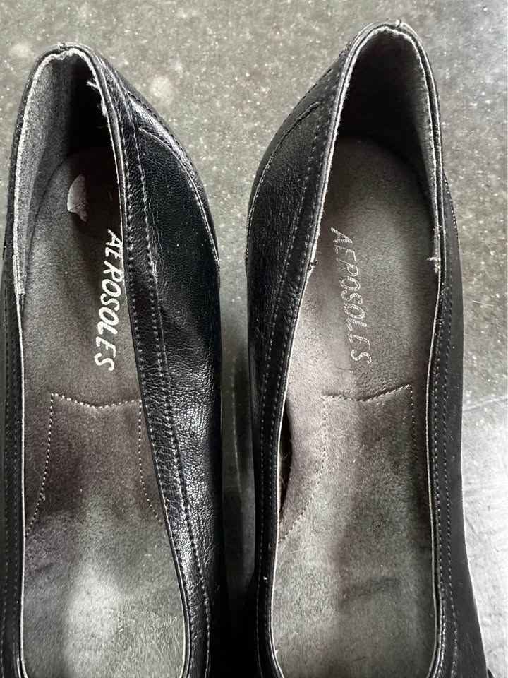 Aerosoles black heeled shoe - photo 2