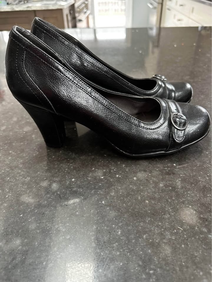 Aerosoles black heeled shoe - photo 3