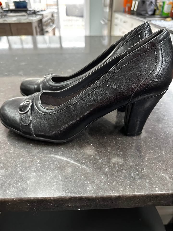 Aerosoles black heeled shoe - photo 4