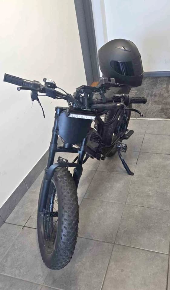 Ebike + 2 batteries , helment and locks.