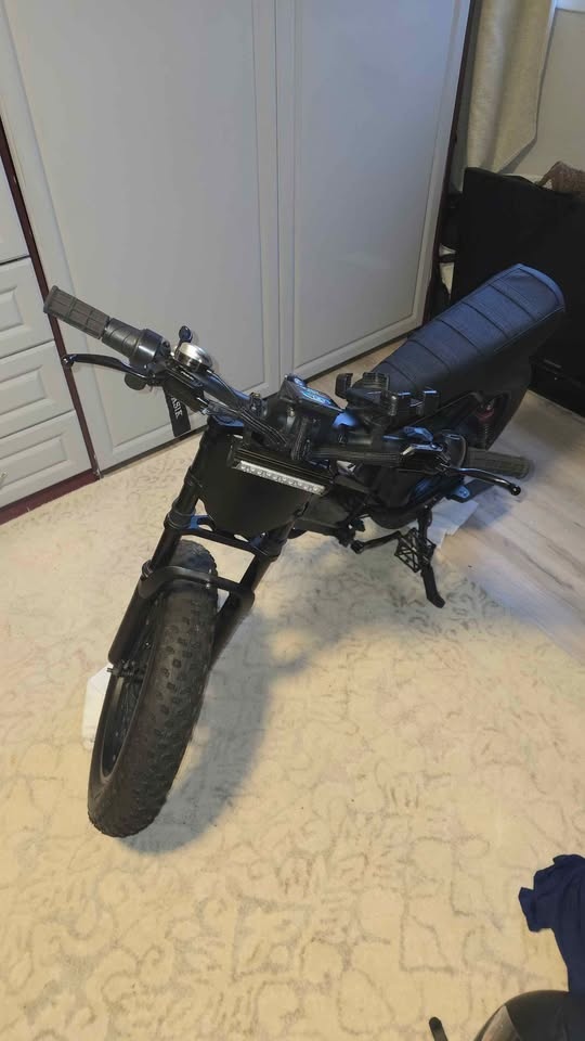 Ebike + 2 batteries , helment and locks. - photo 2