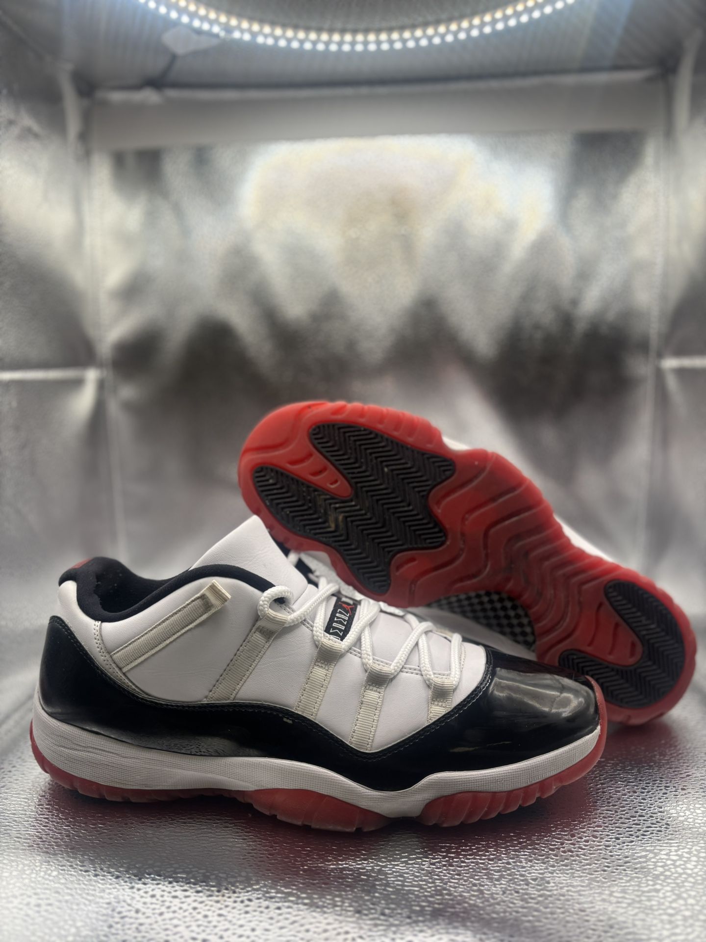 Air Jordan 11 Low Concord Bred