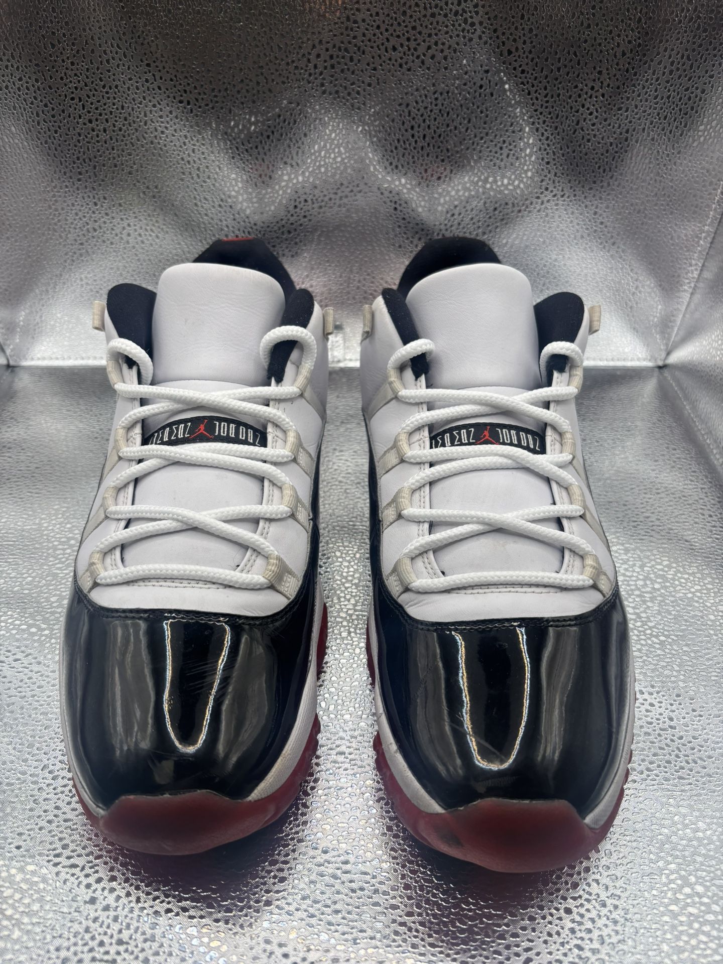 Air Jordan 11 Low Concord Bred - photo 2