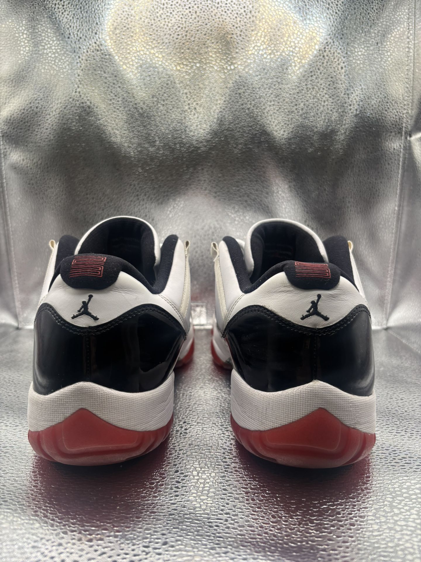 Air Jordan 11 Low Concord Bred - photo 4