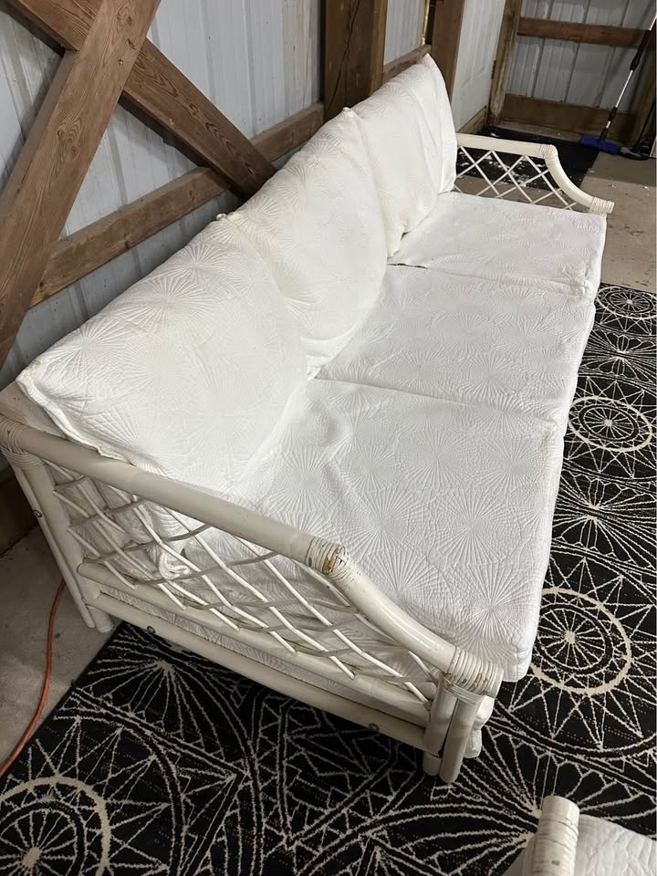 Vintage White Boca Rattan 3+2 Sofa and Loveseat - photo 4
