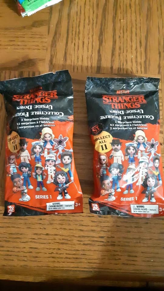Stranger Things Upside Down Series 1 blind bags - photo 3