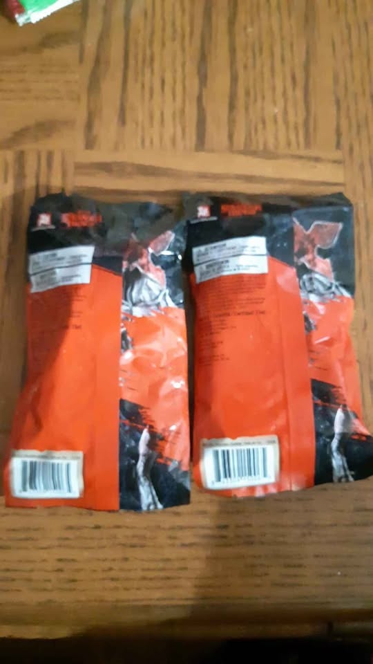 Stranger Things Upside Down Series 1 blind bags - photo 4