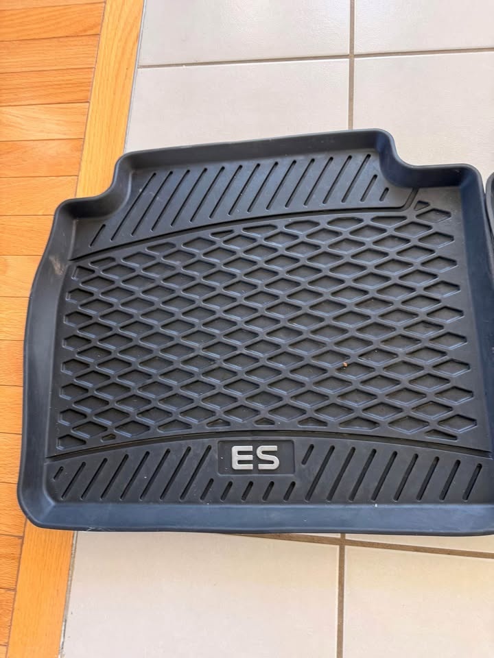 Price is firm for 2019-2025 lexus mats for model ES almost new ( - photo 2
