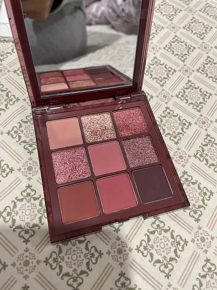 Huda Beauty Eyeshadow Palette