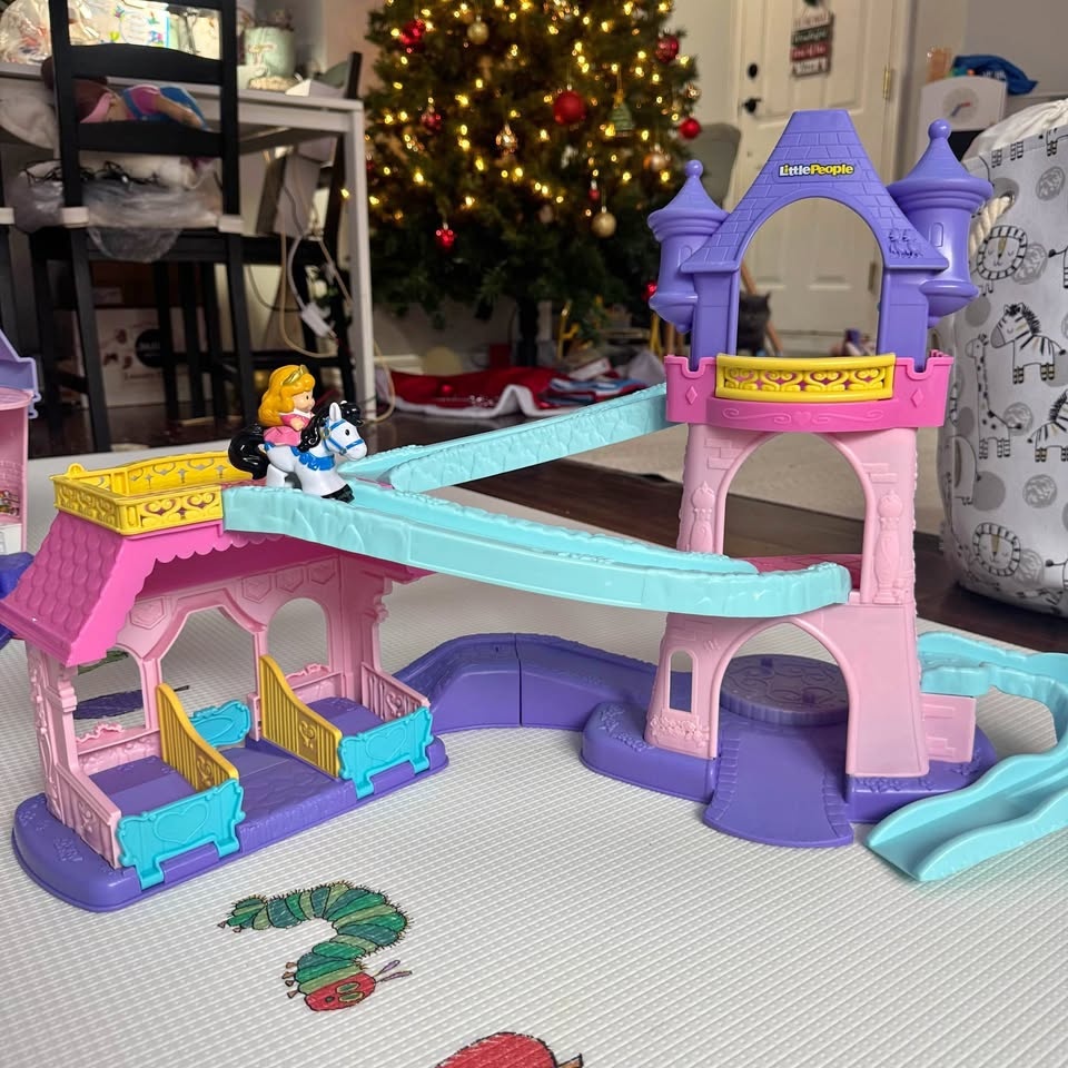 Klip Klop Princess Stable – Working Sounds – Aurora Horse