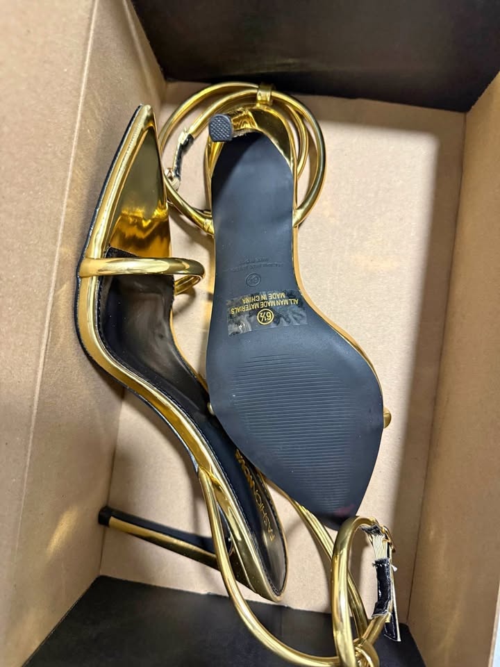 ✨ Brand New Gold Fashion Nova Heels ✨